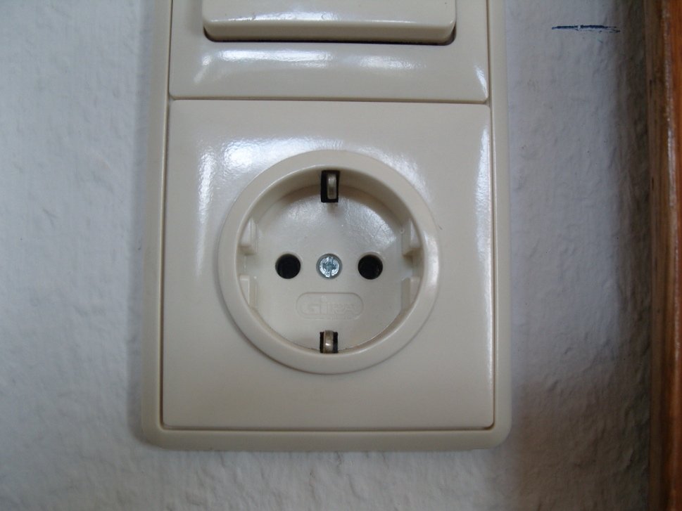 Power socket